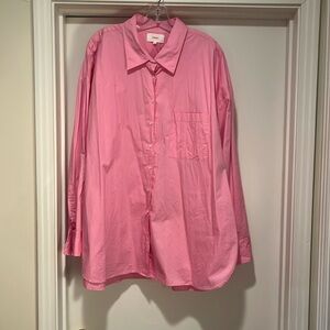 Darling oversized Xirena drop shoulder cotton blouse!  One chest pocket.